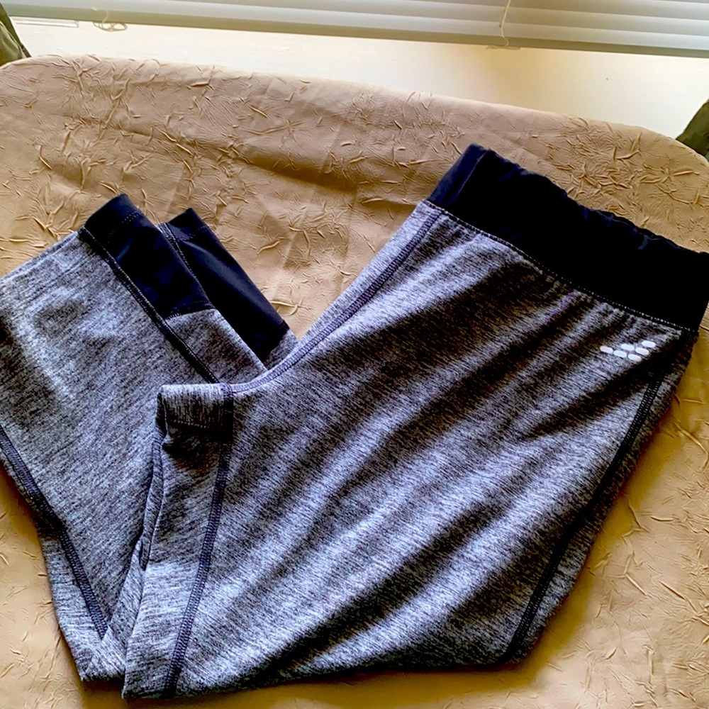 BCG Athletic 3/4 Capri leggings